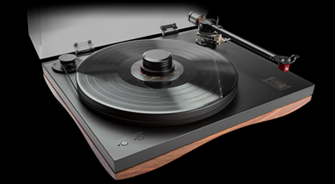 Gold Note unveiled the new Pianosa turntable.