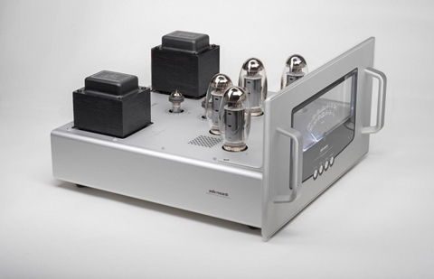 Audio Research announced the new Reference 160M vacuum tube amplifier.