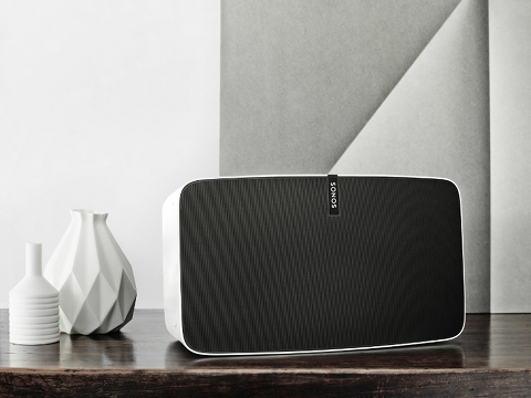 Sonos introduced Trueplay tuning software and new flagship PLAY:5 smart loudspeaker.