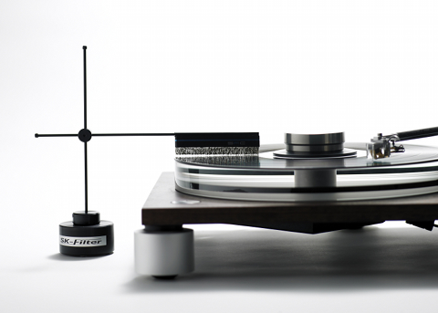 New Furutech SK-Filter gently lifts away static from your records as they spin.