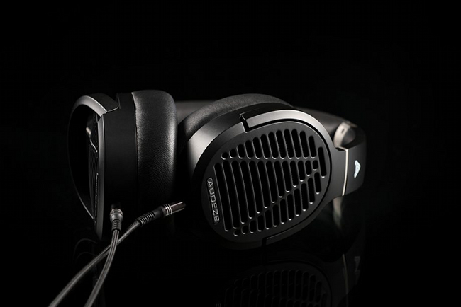 Audeze announced the LCD-1 Compact Reference headphones.
