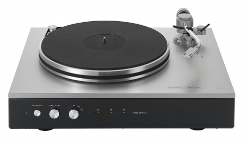 Luxman unveiled a new turntable.