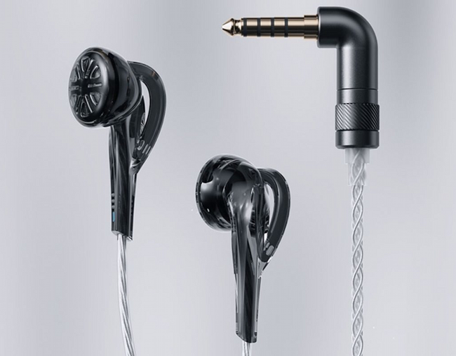 EM5: New beryllium-based earbuds from FiiO.