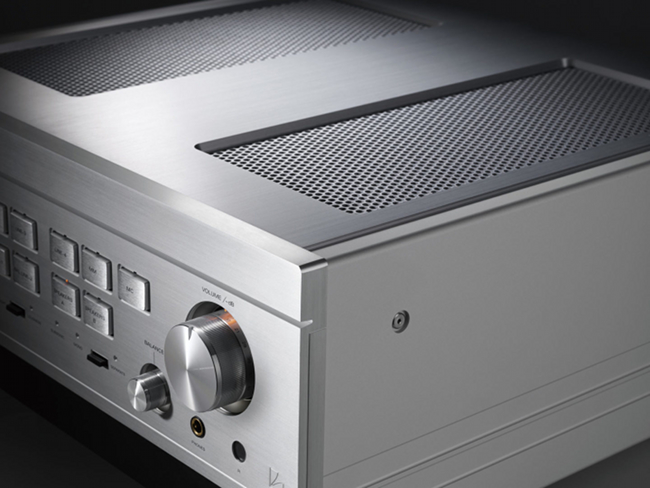 Luxman celebrates 95 years with the L595A Special Edition integrated amplifier.