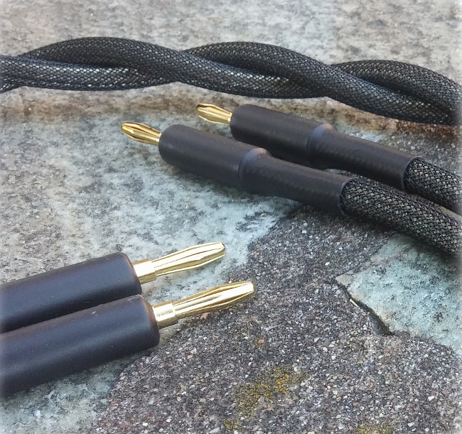 Mamalos Cables introduced the epitome sp speaker cable, a design featuring their own nanotubes technology.