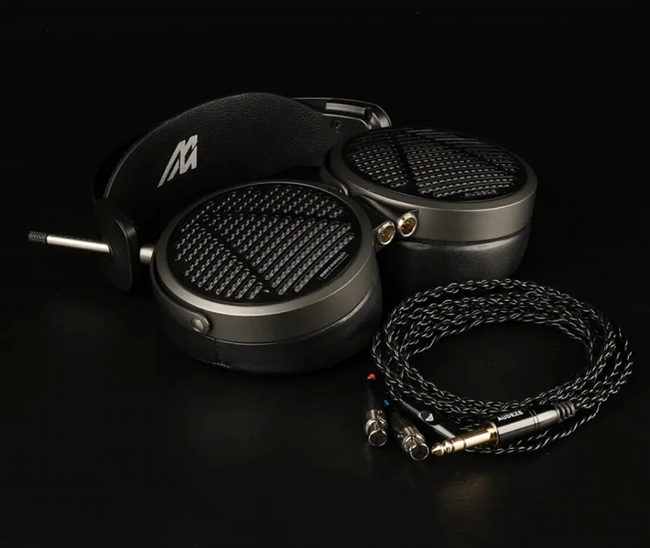 MM-500: A pro LCD-X by Audeze.