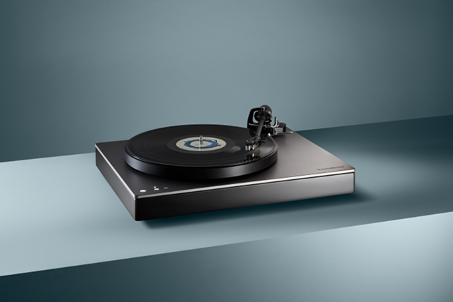 Cambridge Audio announced new Alva TT V2 and Alva ST hi-res wireless turntables.