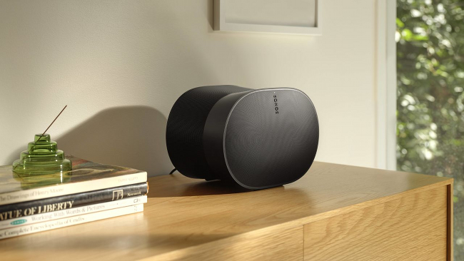 Sonos' Era 300 and Era 100 smart loudspeakers.