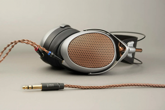 Meze Audio introduced the POET – A new era of compact, high-performance planar-magnetic headphones.