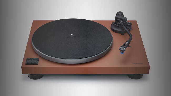 Technics launched the SL-40CBT and SL-50C direct drive turntables.